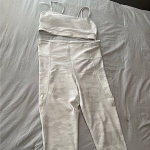 GAPfit White Camouflage Leggings and top